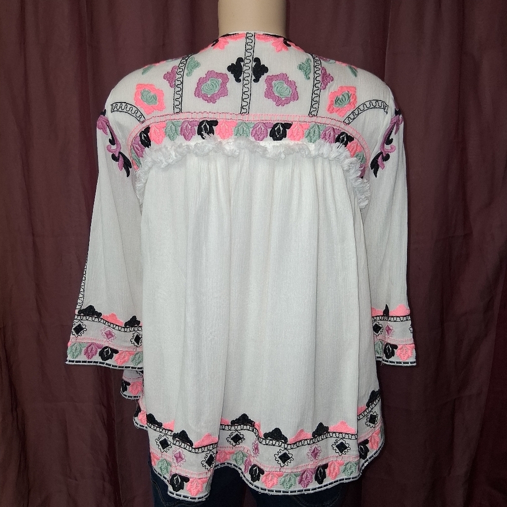 NYLON APPAREL women Size M Chic Embroidered Women's Blouse with Pink Accents - Picture 10 of 16
